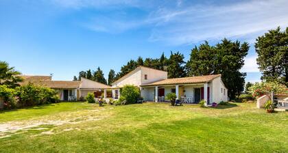 'Mas Des Cypres - Mazet 7' with Private Terrace, Shared Garden and Wi-Fi