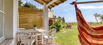 'Mas Des Cypres - Mazet 4' with Private Terrace, Shared Garden and Wi-Fi