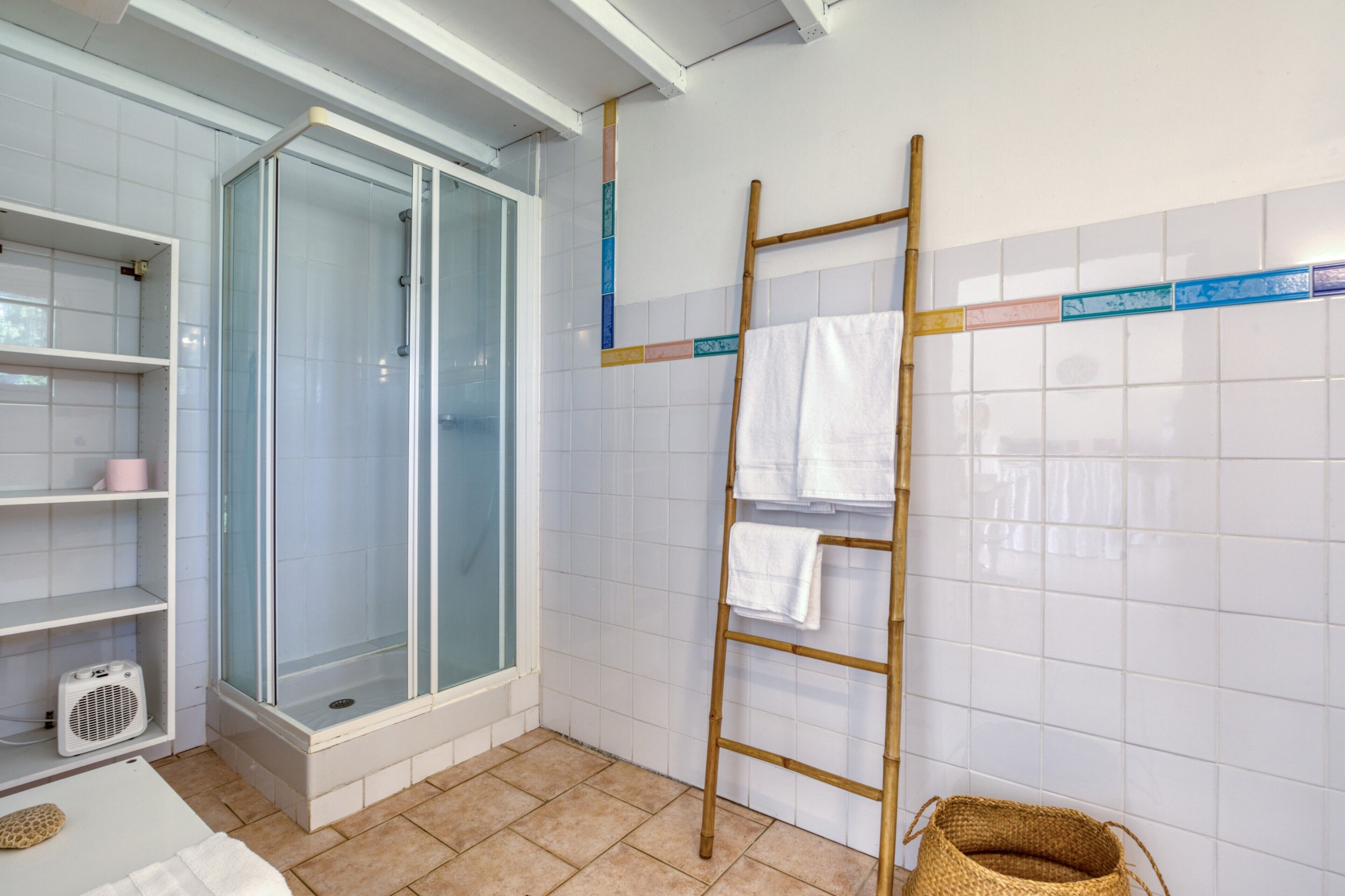 Shower, towels
