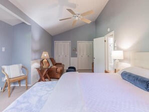 2 bedrooms, iron/ironing board, free WiFi
