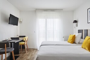 Free WiFi, bed sheets