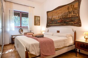 3 Schlafzimmer, BĂŒgeleisen/BĂŒgelbrett, kostenloses WLAN, BettwĂ€sche