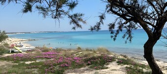 Villa 'Torretta - Mare Salento' with Sea View, Private Garden and Air Conditioning