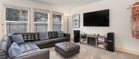 Smart TV y chimenea