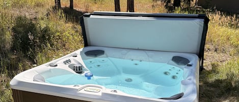 Baignoire à remous extérieure
