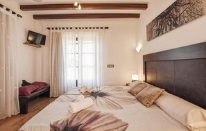 6 bedrooms, iron/ironing board, free WiFi, bed sheets - Country House 'Canova' with Mountain View, Wi-Fi and Air Conditioning (Ariany)