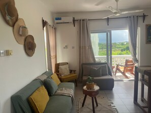 Smart TV - 1 Bedroom Apartment in Zanzibar (Zanzibar)