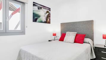 3 chambres, fer et planche à repasser, Wi-Fi gratuit, draps fournis