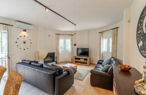 TV, peis og bordtennis