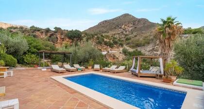 Villa 'Casa Siempre Verde' with Mountain View, Wi-Fi and Air Conditioning