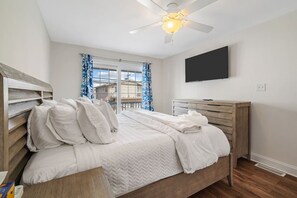 3 bedrooms, desk, iron/ironing board, free WiFi