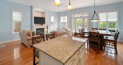3BR/2BA Modern Beach Home