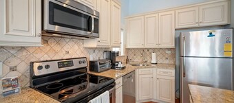 3BR/2BA Modern Beach Home