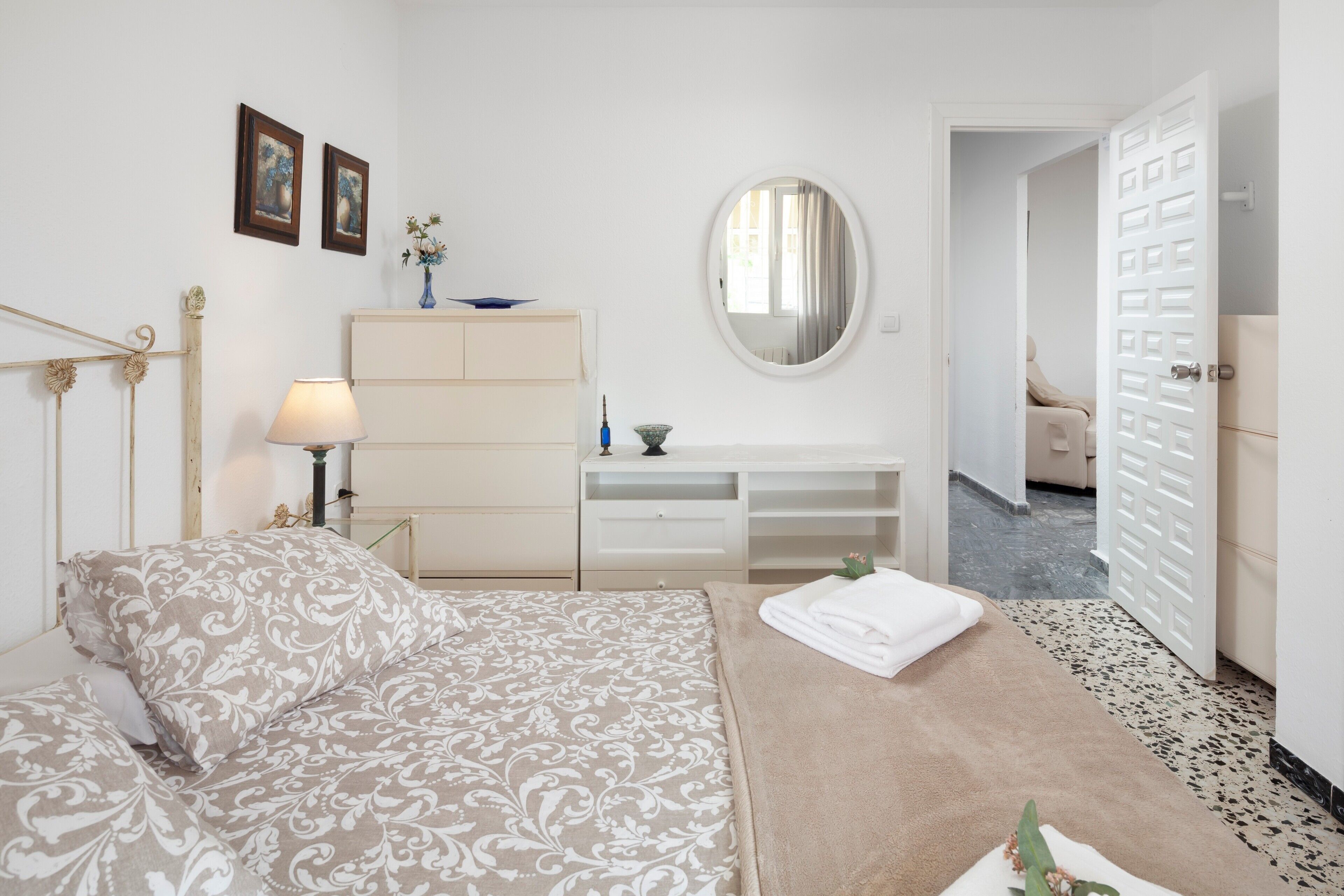 3 bedrooms, iron/ironing board, free WiFi, bed sheets