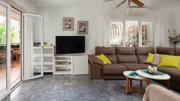 Televisión, mesa de ping pong