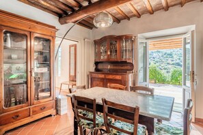 Dining - Holiday Home 'Villetta Dei Cipressi' with Private Terrace and Wi-Fi (San Giuliano Terme)