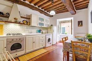 Kühlschrank, Ofen, Herdplatte, Toaster