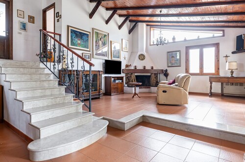 Villa Idea - Comiso's Serene Country Retreat