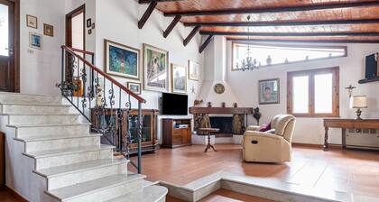 Villa Idea - Comiso's Serene Country Retreat