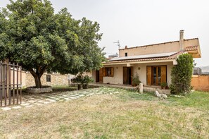 Exterior - Villa Idea - Comiso's Serene Country Retreat (Barco)