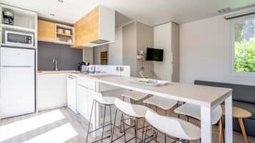 Refrigerador, microondas, parrilla de estufa y lavavajillas