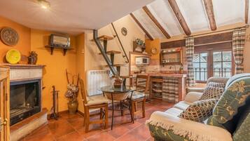 Televisie en een open haard