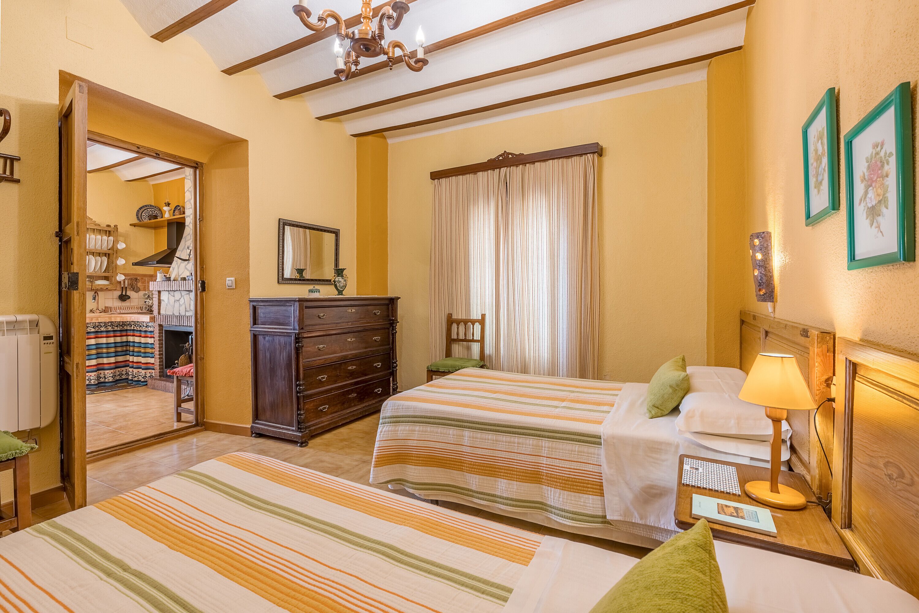 2 bedrooms, iron/ironing board, free WiFi, bed sheets