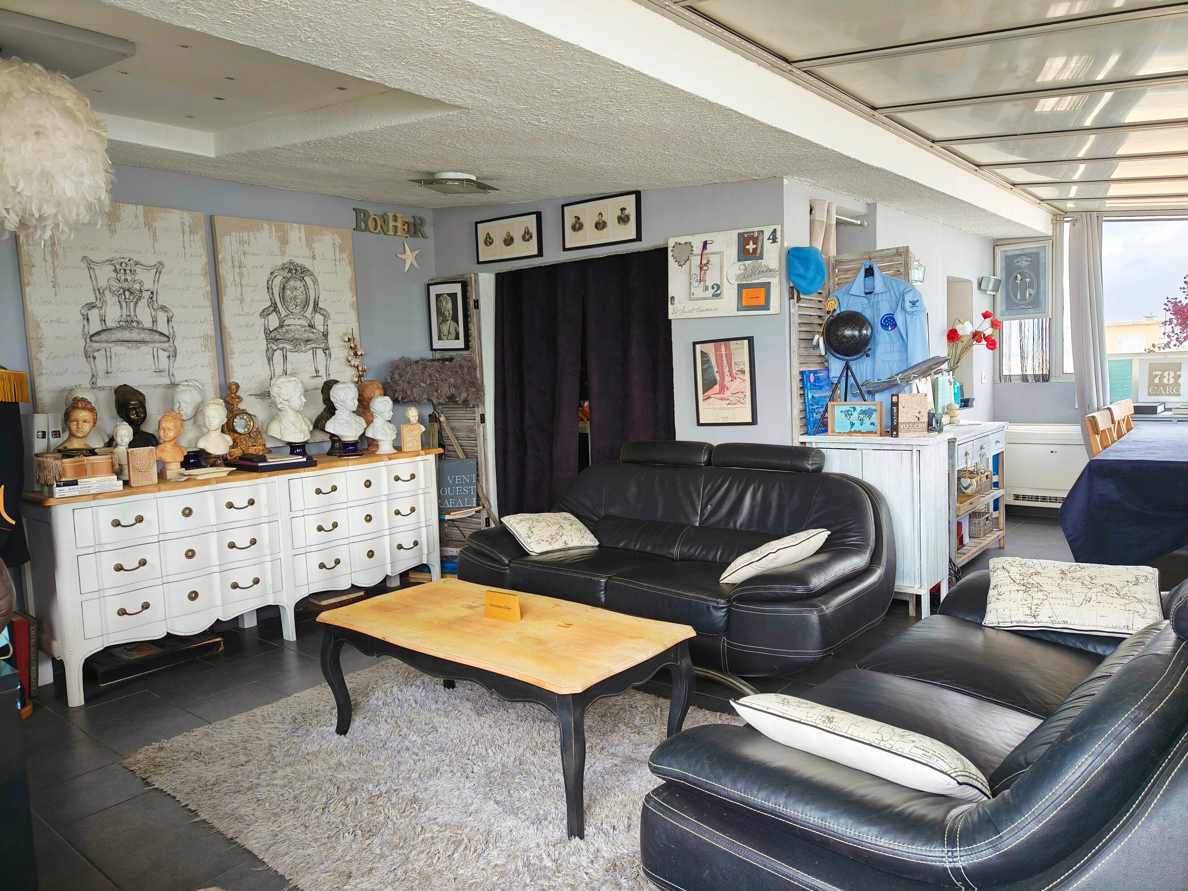 المنشأة من الداخل