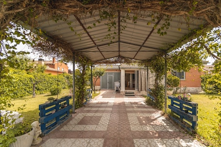 Exterior. Country House 'Maitemare' with Private Garden and Wi-Fi