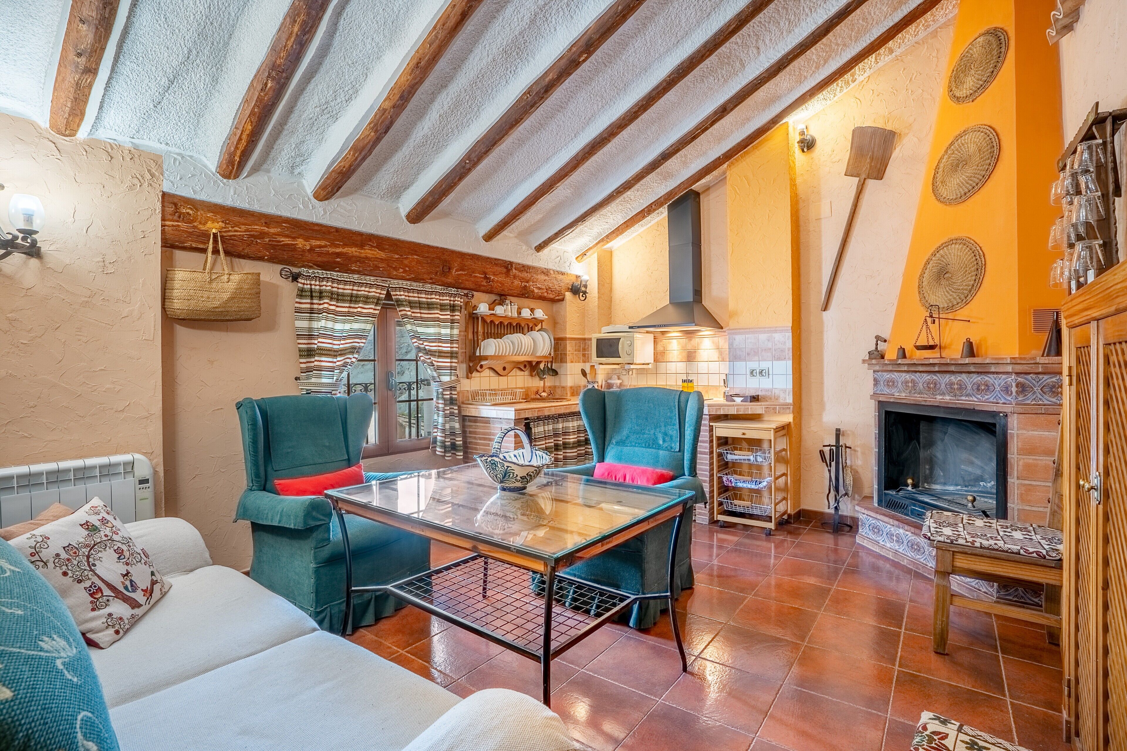 Televisión, chimenea