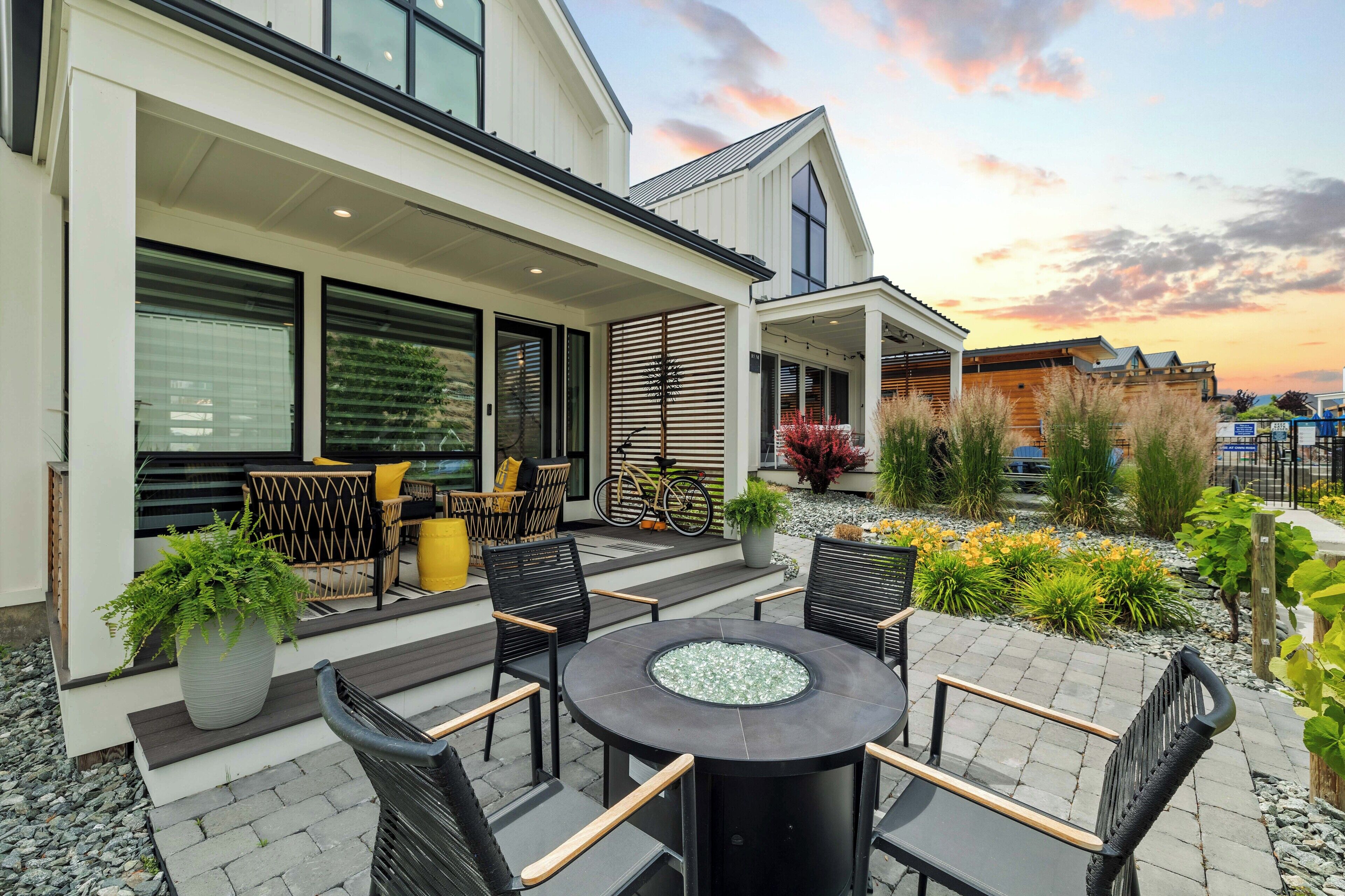 Bikes, Paddle Boards, Fire pit, Lake Chelan Getaway in the Lookout