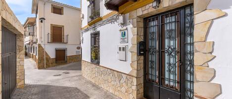 تفاصيل الفندق من الخارج