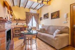 Télévision, cheminée