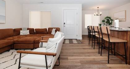 Lakeside Getaway - Sleeps 16