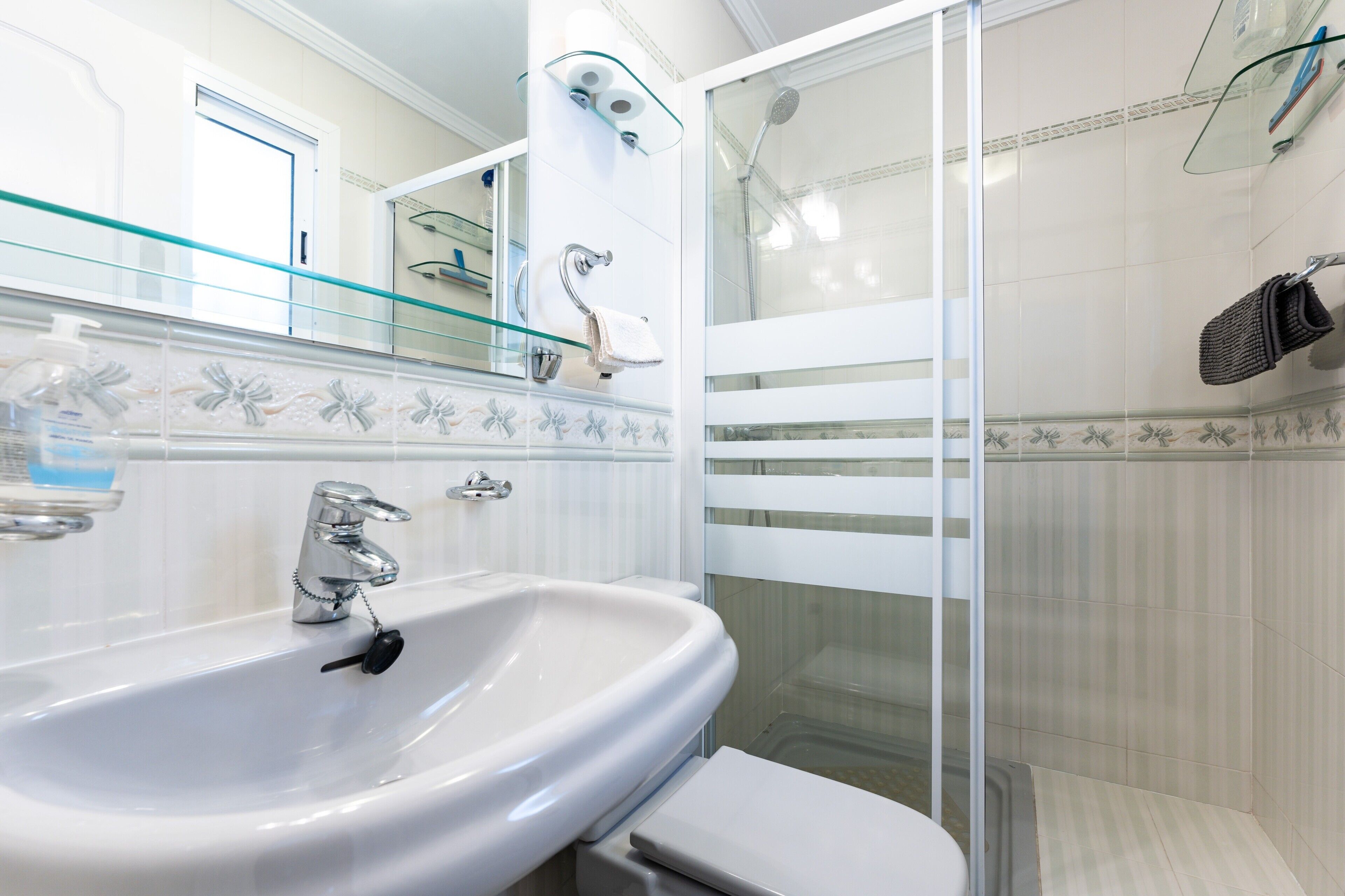 Douche, serviettes fournies