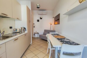 Interior - Charming Central Apartment with Terrace, Just 5 Minutes from the Beach (Civitanova MARCHE)