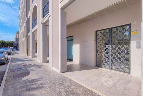 Charming Central Apartment with Terrace, Just 5 Minutes from the Beach