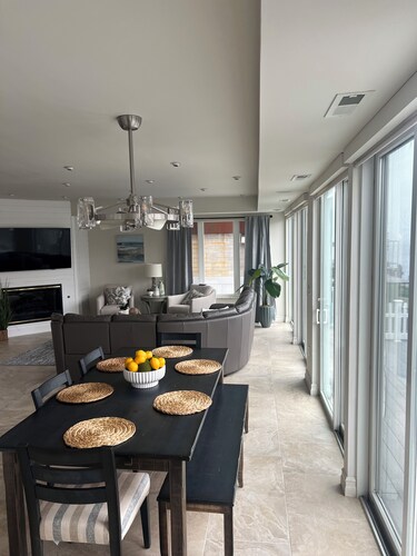 Bayfront Luxury Home with Hot Tub, Sleeps 16+