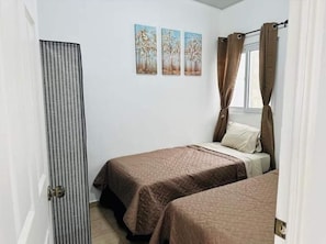 2 Schlafzimmer, Bügeleisen/Bügelbrett, kostenloses WLAN, Bettwäsche