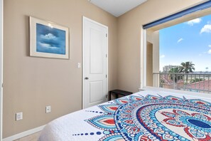 3 chambres, fer et planche à repasser, Wi-Fi gratuit, draps fournis