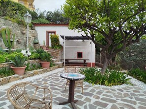 屋外ダイニングエリア