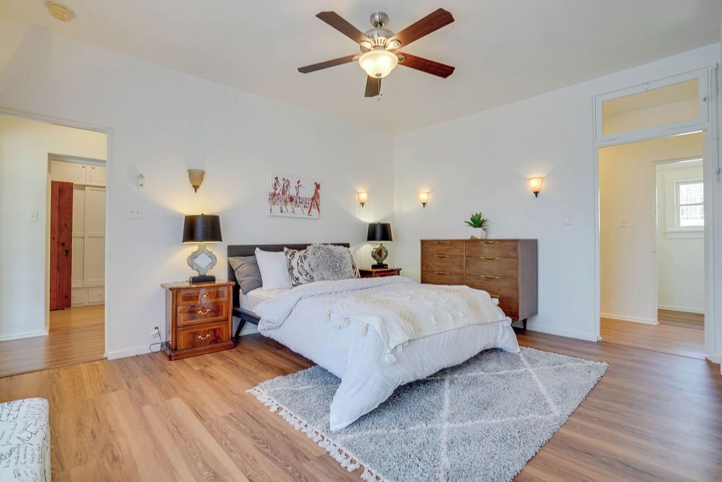 A Exquisite Vintage Rare Historical Ranch House!
