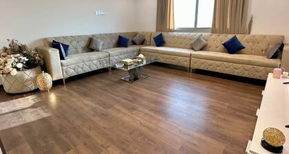 Experience the Best 3 Beds 180sqm Apartment with Unparalleled Space and Comfort