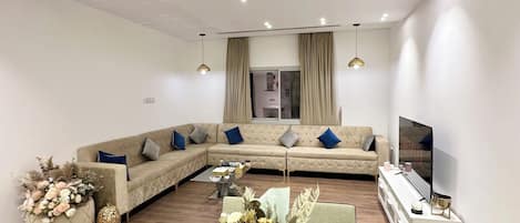 智能电视、乒乓球