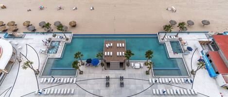 Een verwarmd zwembad