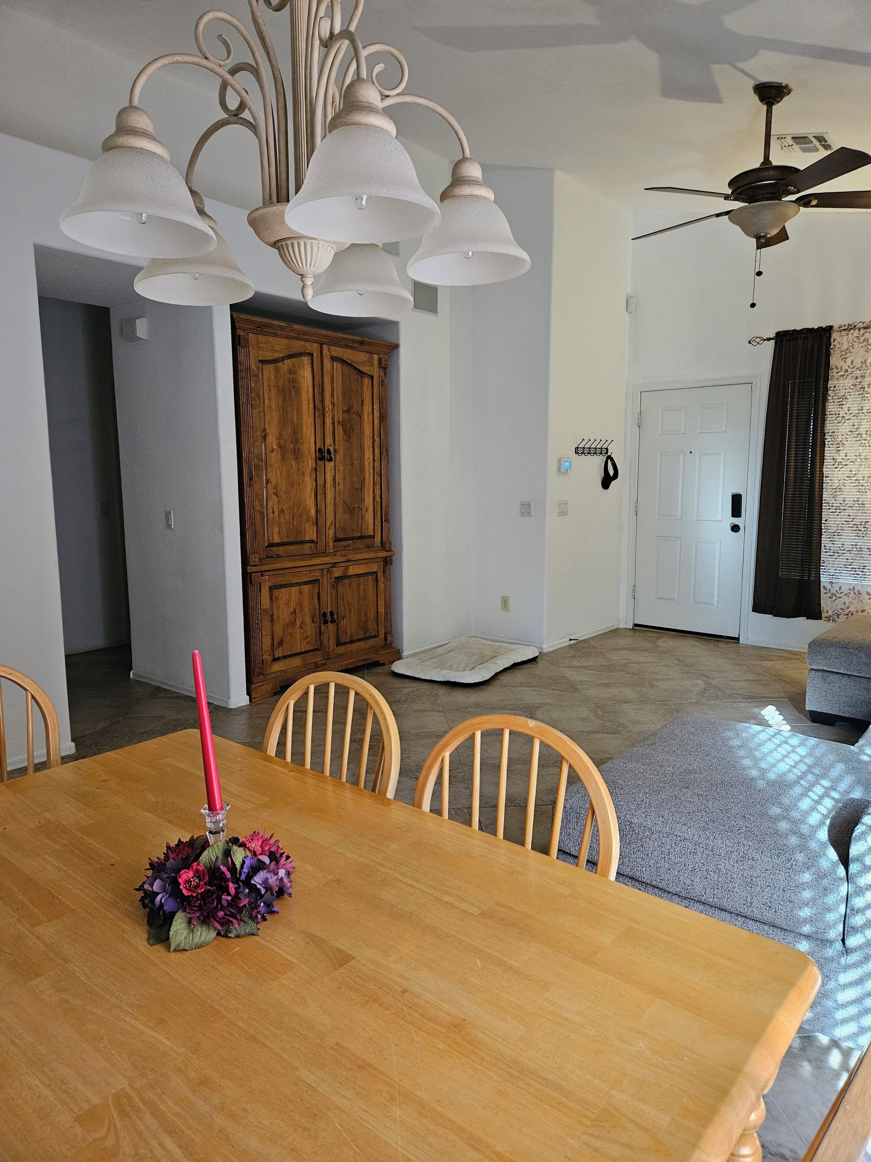 Cozy retreat in the heart of Arizona with mountain views & other activities. 