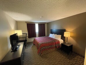 Deluxe Room | Desk, laptop workspace, iron/ironing board, free WiFi - ALMAC HOTEL Lac La Biche (Lac La Biche)