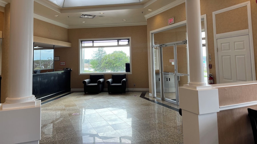 ALMAC HOTEL Lac La Biche