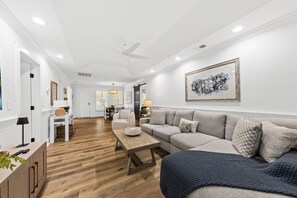 Smart TV - 3 BR/2BA Cottage w/ Screen Porch! Dog Friendly! Amenity Cards! (Seabrook Island)