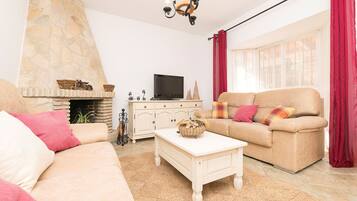 Télévision, cheminée